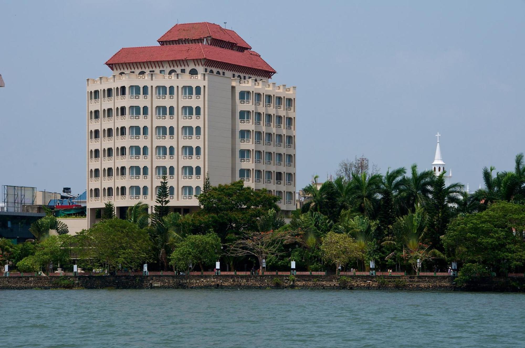 โรงแรมเดอะเกทเวย์มารีนไดรฟ์เออร์นาคูลั่ม Kochi ภายนอก รูปภาพ